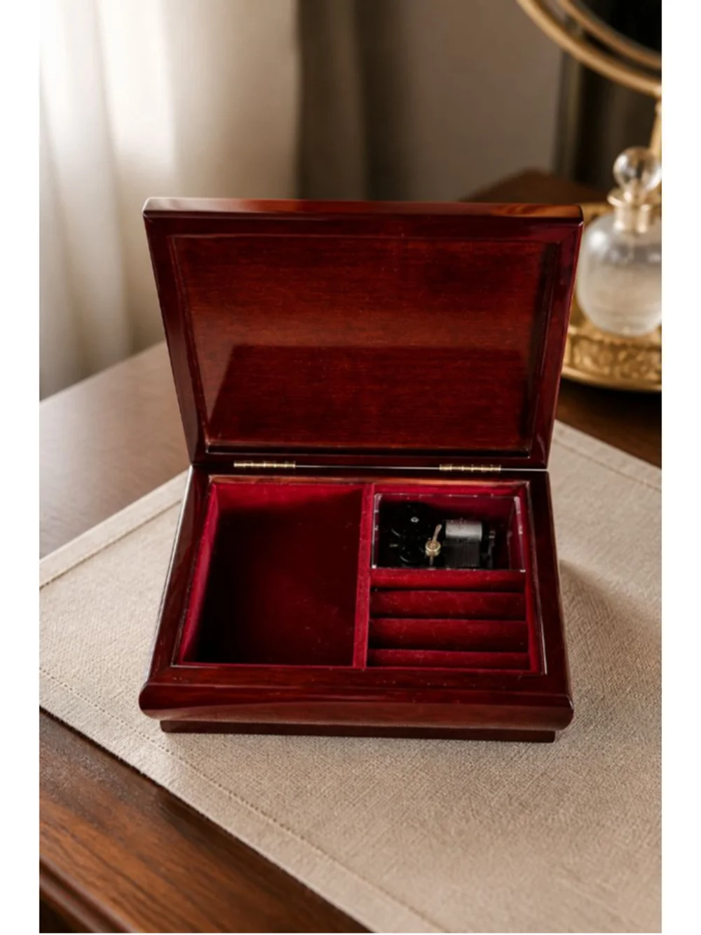 Vintage Elegant Musical Wooden Jewelry Box with Floral Design